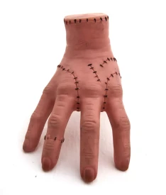 Аксессуары — Вещь - рука Уэнсдей — фото